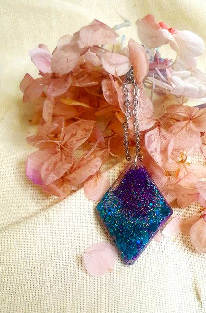Purple & Teal Glitter Diamond Resin Necklace – Stainless Steel Chain - J & I Vision