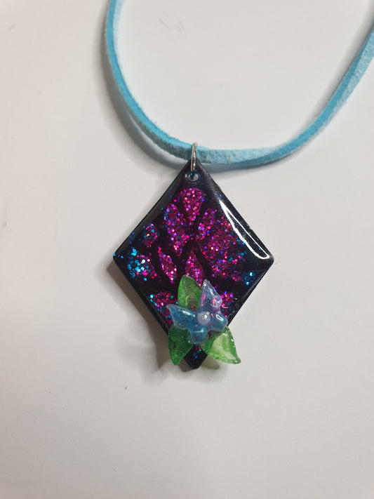 Resin Glitter Flower Necklace
