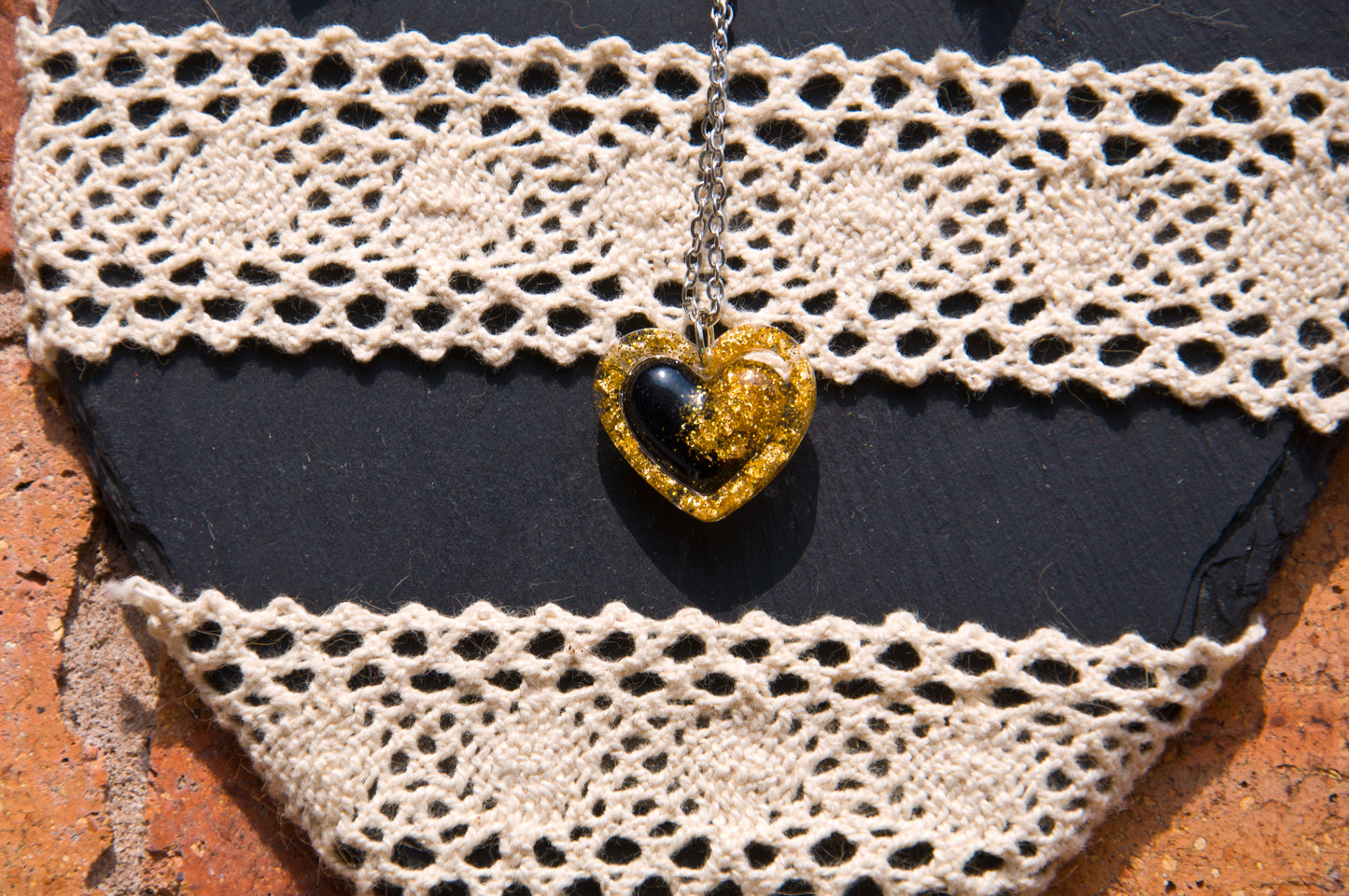 Black & Gold Glitter Heart Resin Necklace – Stainless Steel Chain