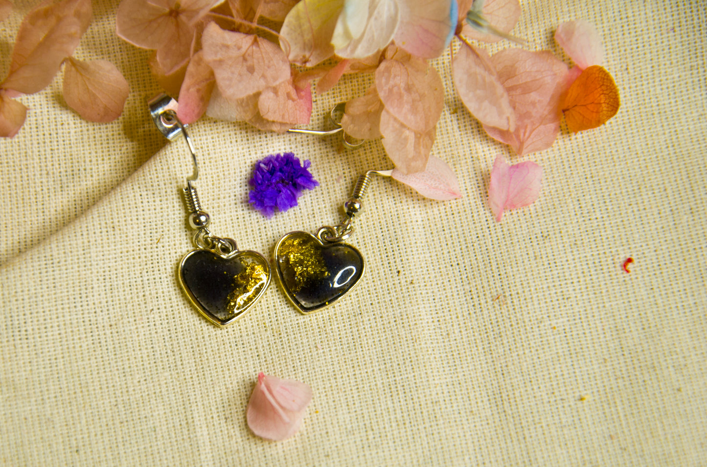 Black & Gold Glitter Heart Resin Earrings – Stainless Steel Hooks