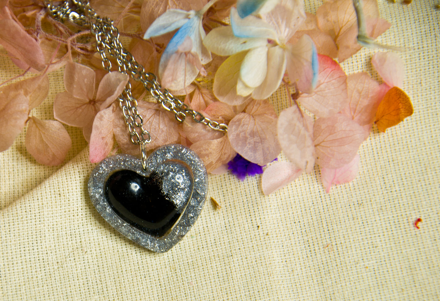 Black & Silver Glitter Heart Resin Necklace – Stainless Steel Chain
